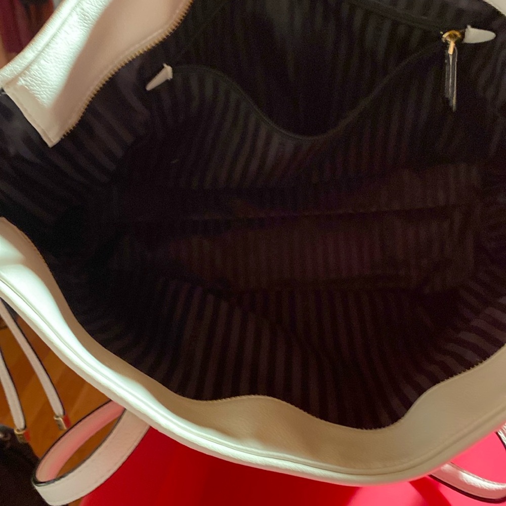VS large white shoulder bag